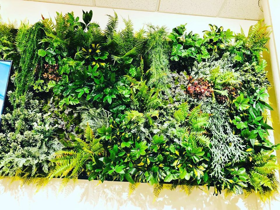 造花壁面緑化【Decopla使用】 35の施工写真2