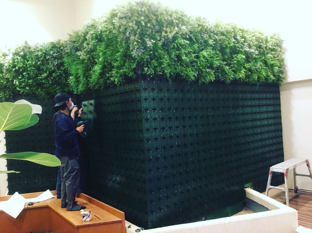 造花壁面緑化【Decopla使用】 36の施工写真2