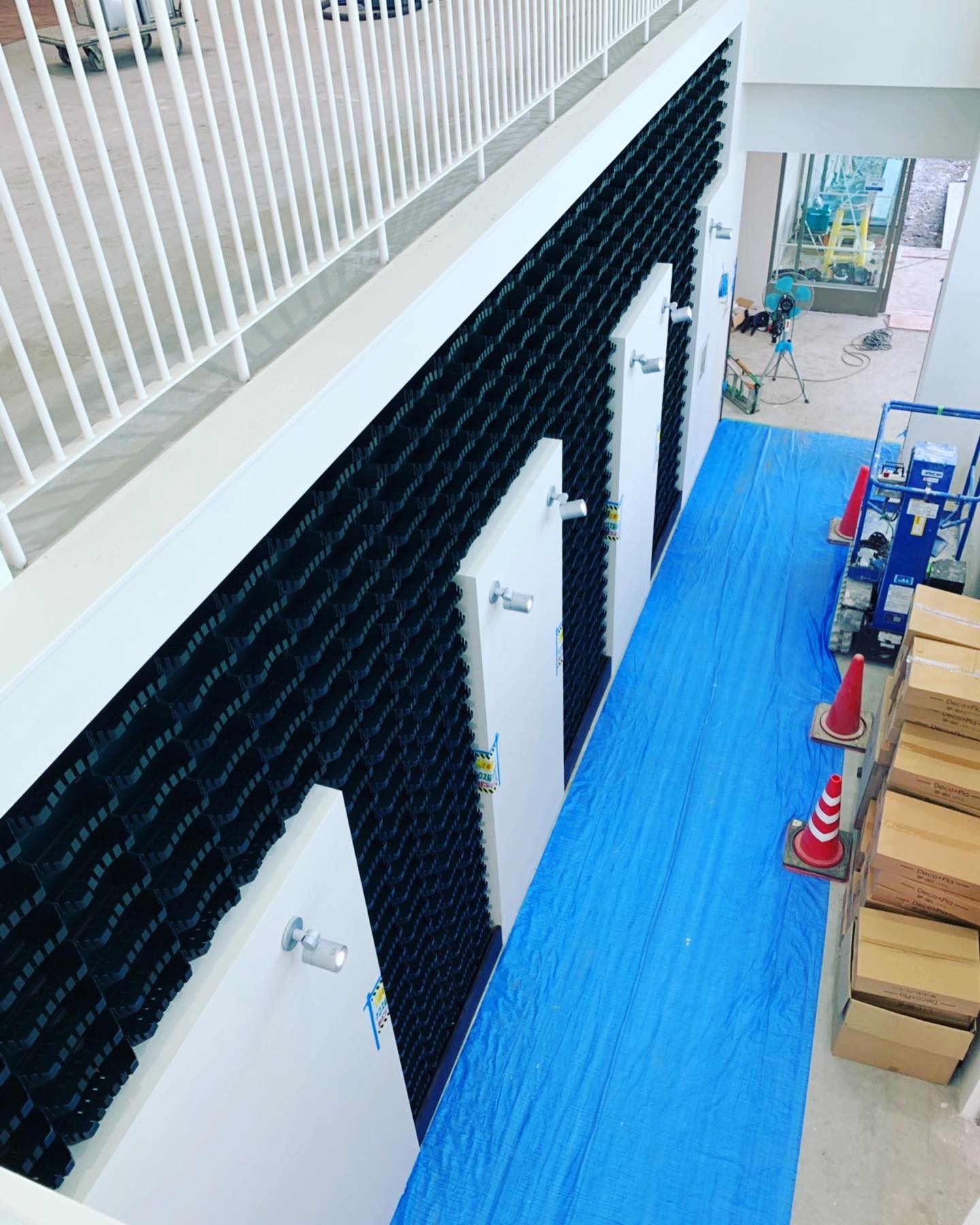 壁面緑化 【 屋内:プラティコ式壁面緑化パネル使用 】 134の施工写真5