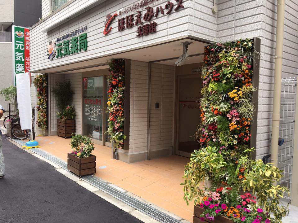 壁面緑化【屋外:カセット式壁面パネル使用】94の施工写真