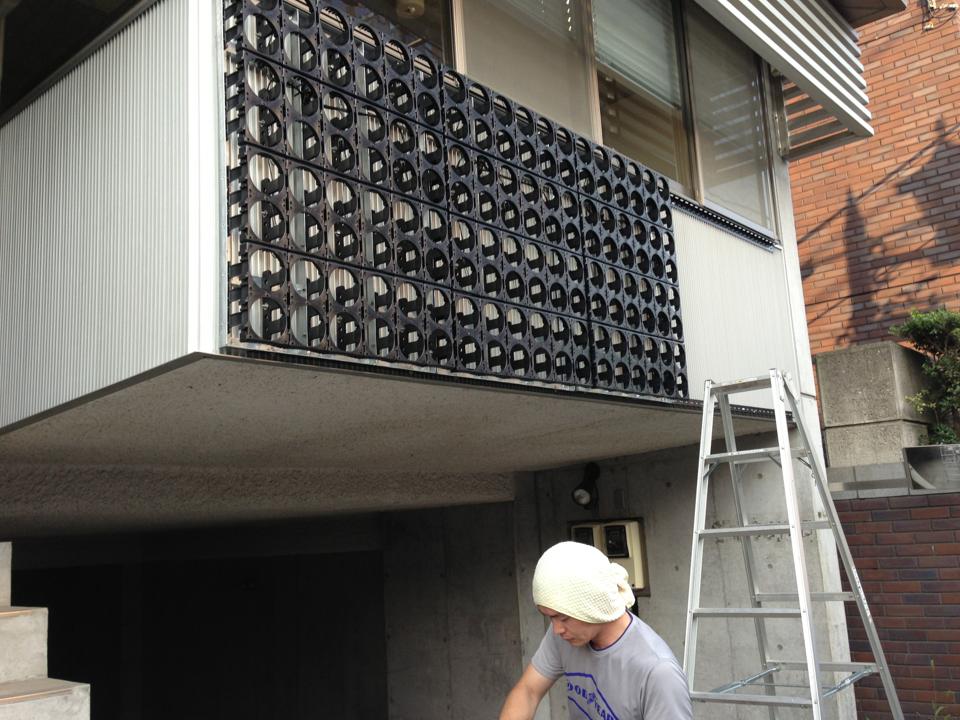 壁面緑化 【 屋外:カセット式壁面パネル使用 】 117の施工写真2