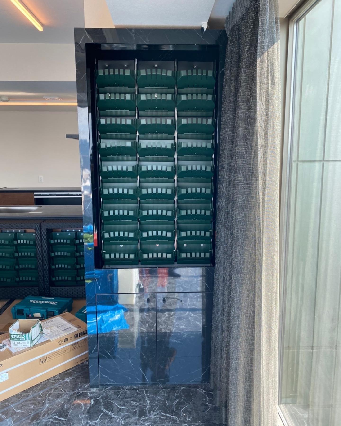 壁面緑化 【 屋内:プラティコ式壁面緑化パネル使用 】 160の施工写真4