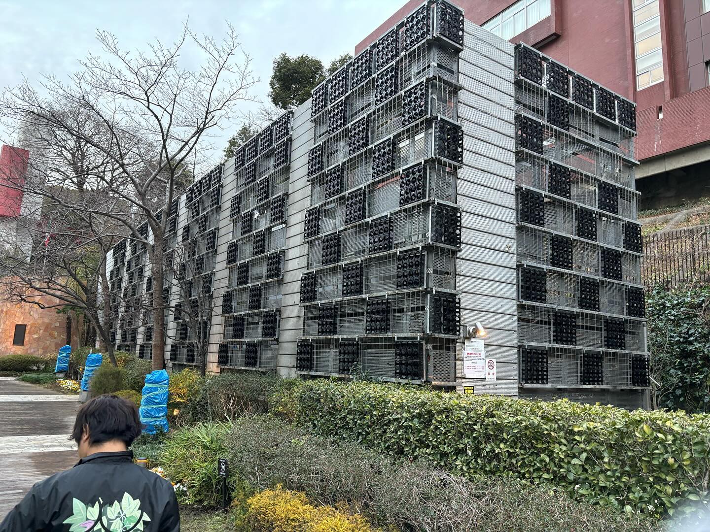 壁面緑化 【 屋外:カセット式壁面パネル使用 】 130の施工写真3