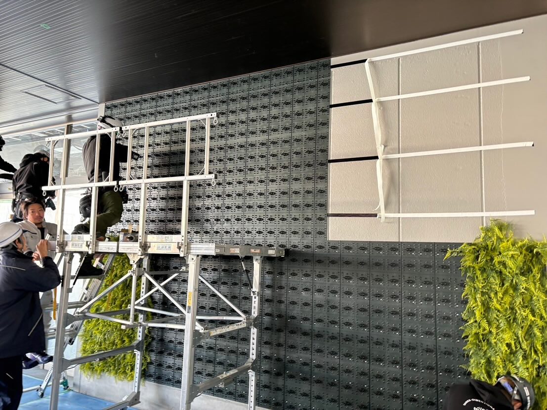 造花壁面緑化【Decopla使用】159の施工写真3