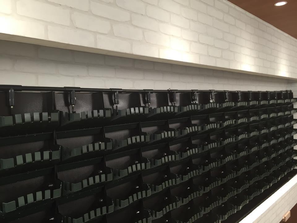 壁面緑化 【 屋内:プラティコ式壁面緑化パネル使用 】 23の施工写真2