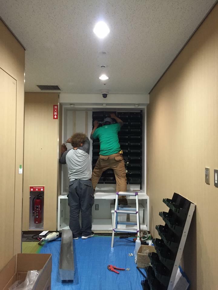 壁面緑化 【 屋内:プラティコ式壁面緑化パネル使用 】 52の施工写真2