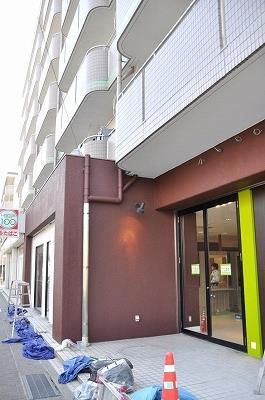 壁面緑化 【 屋外:カセット式壁面パネル使用 】 19の施工写真2